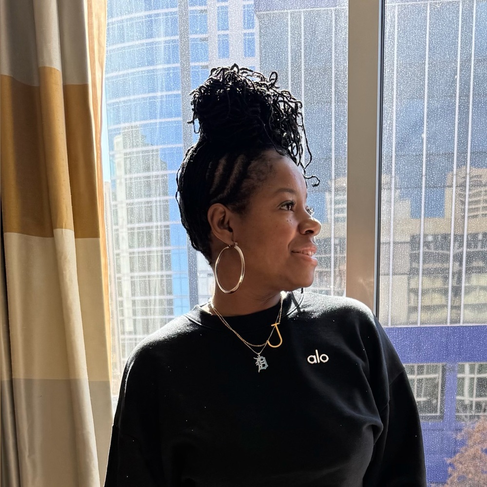 Meet your Posher, Jadeque